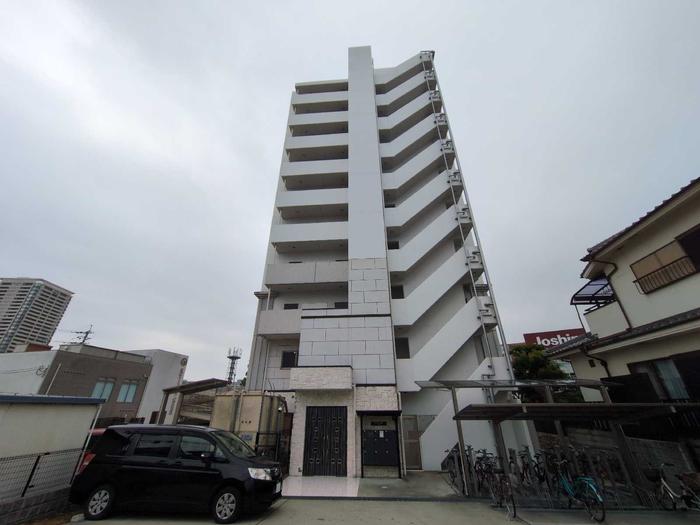 ONLYONE宝塚駅前