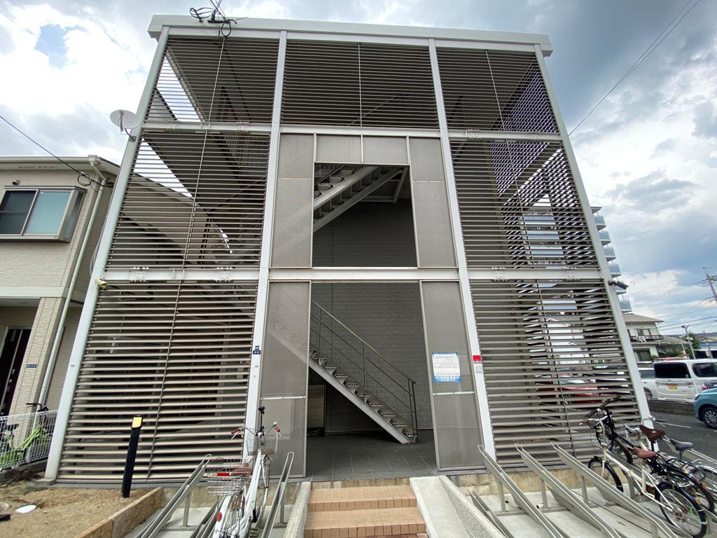 レオパレスルナ1