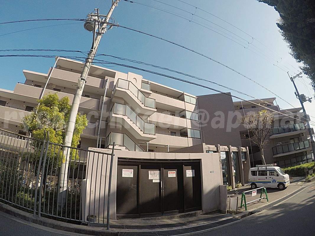 大阪府吹田市千里山竹園1丁目の建物