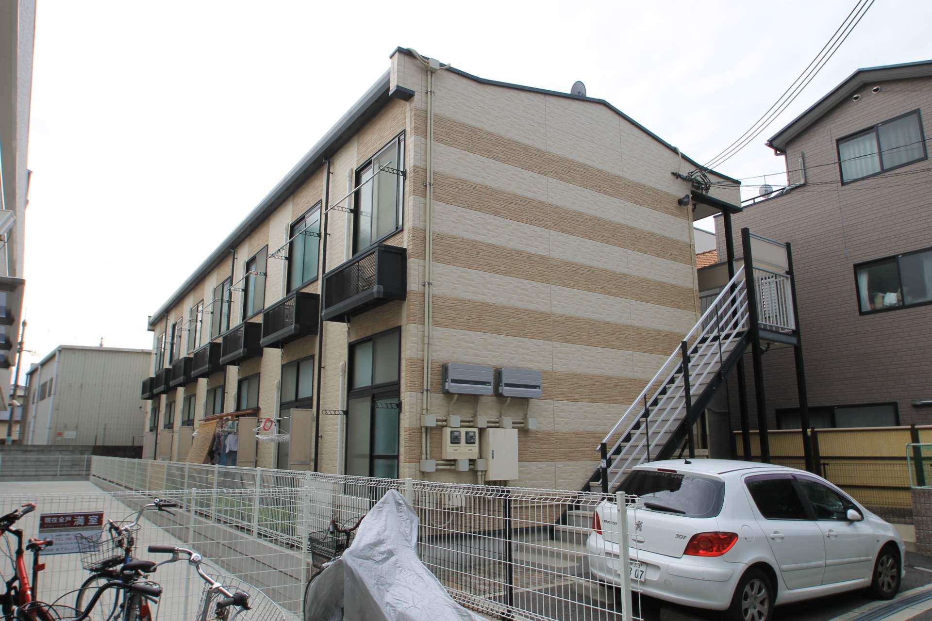 レオパレスクリスタル