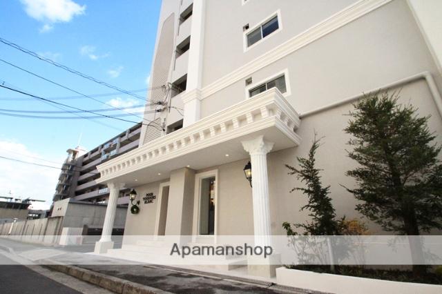 プール・トゥジュールブラン