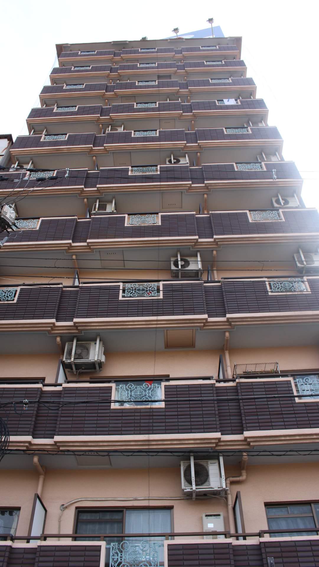 レアレア梅田7番館