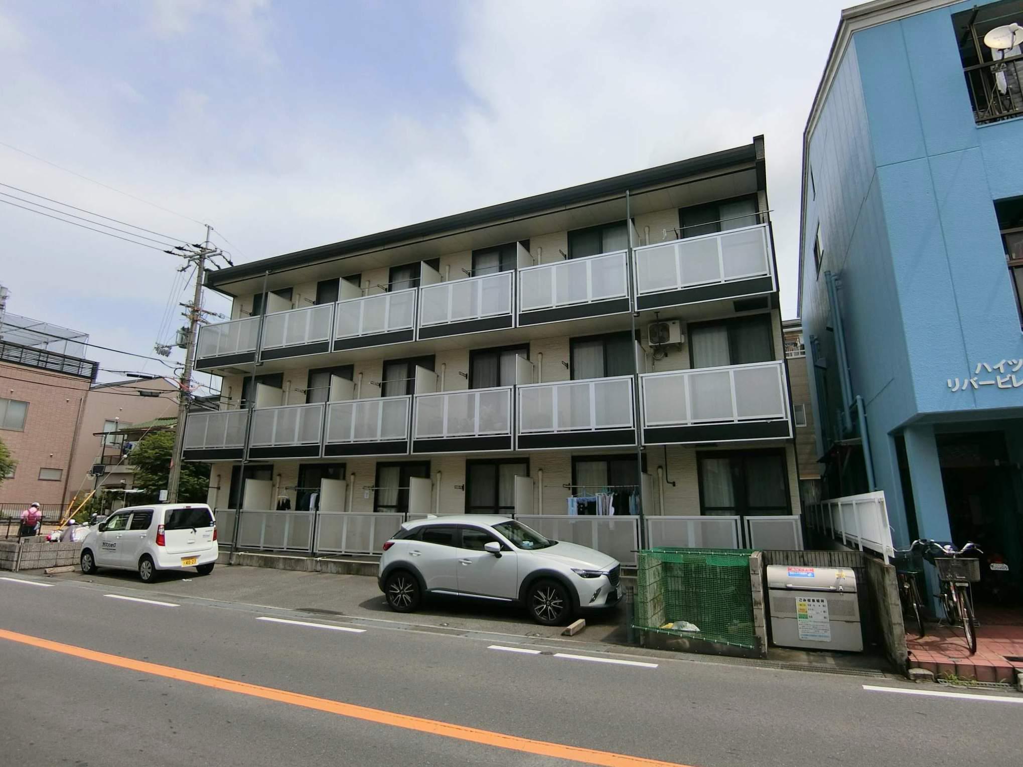 レオパレスグローリー