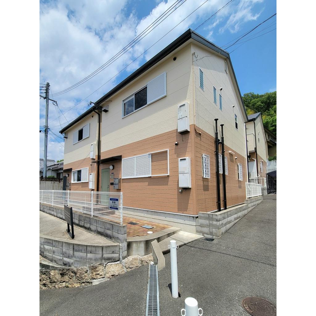 ザハウスオブマダムジュエルB2棟