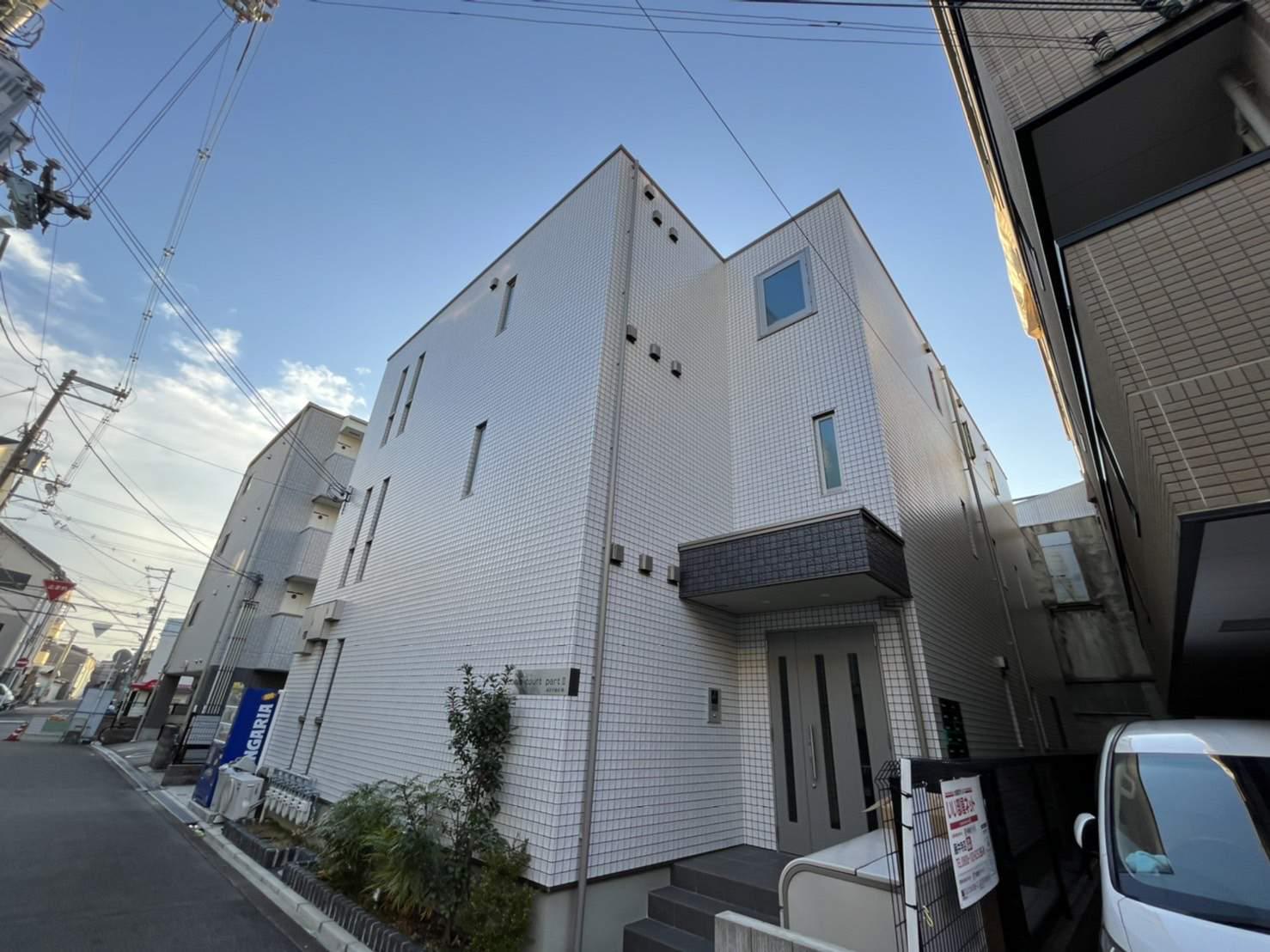 ADONIS COURT PARTⅡ