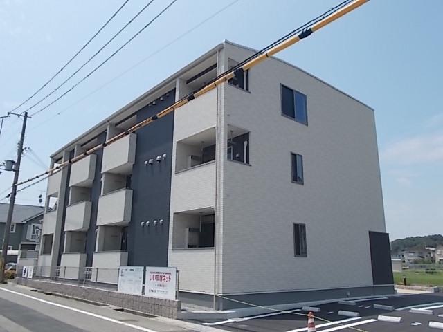 ニューシャルマンアイ