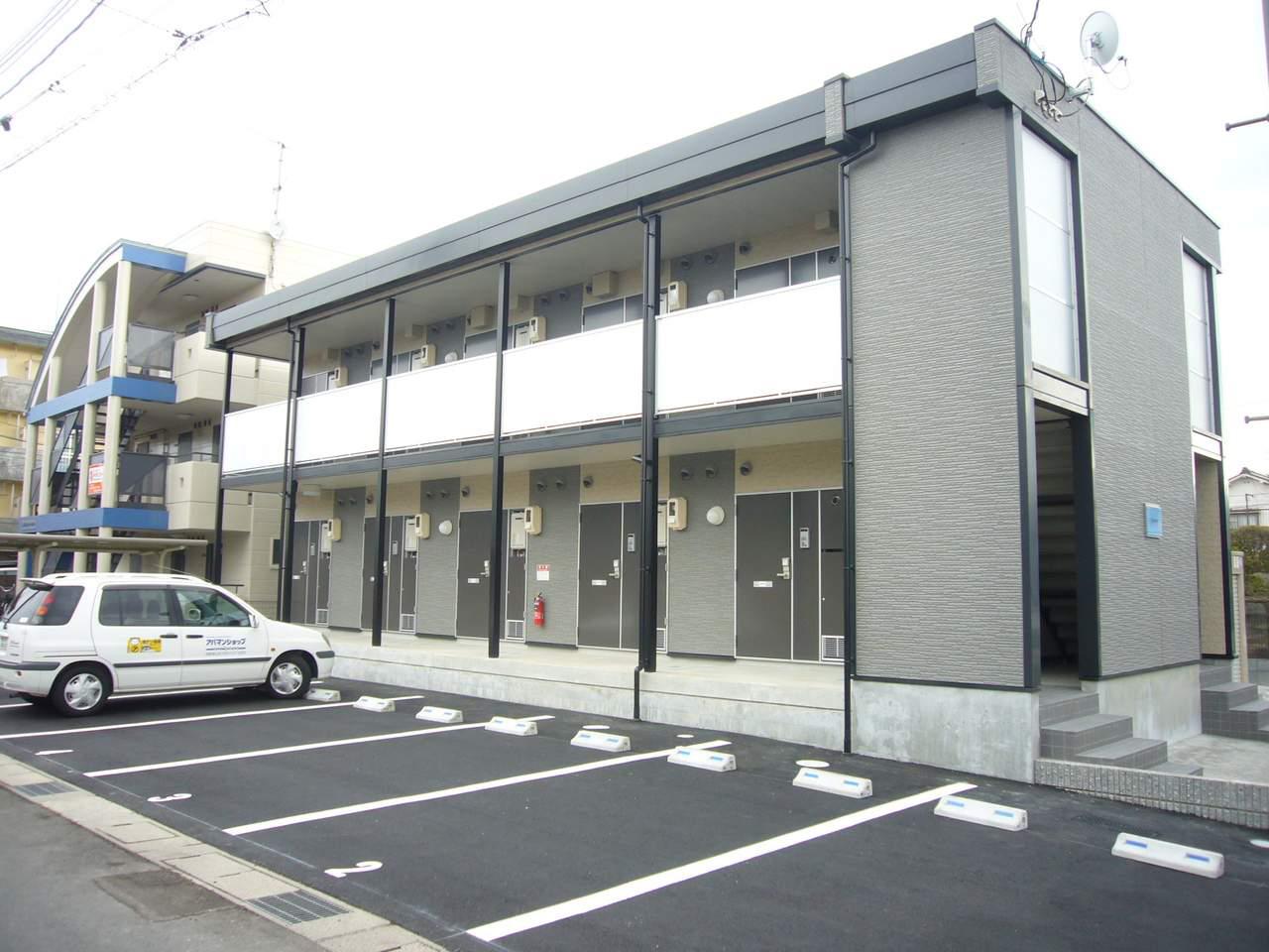 レオパレス湖山駅前
