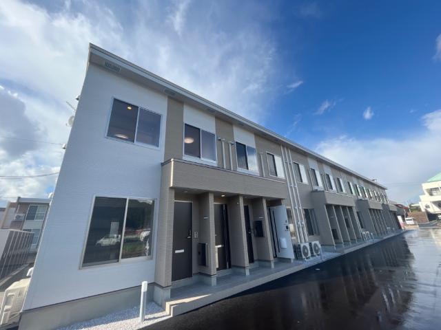 シャイニーヒルズ