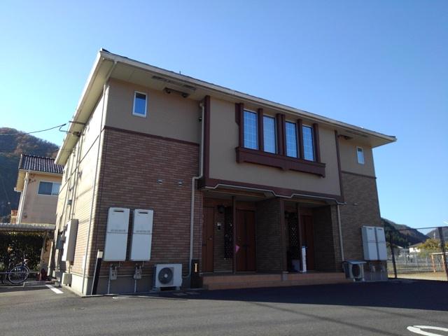 津山線 金川駅 徒歩23分 2階建 築13年