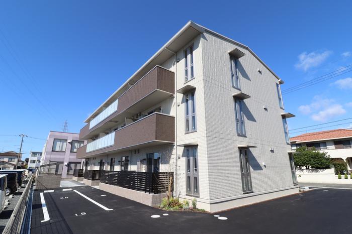 山陽本線 北長瀬駅 徒歩16分 3階建 築5年