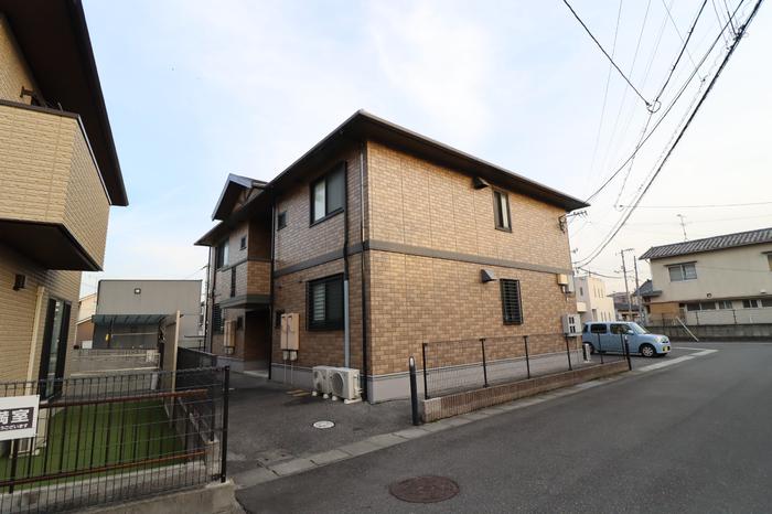 レフィナードA棟