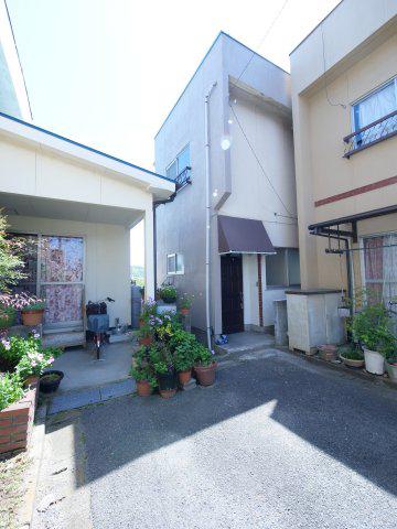 岡山電軌東山本線 西大寺町・岡山芸術創造劇場ハレノワ前駅 徒歩9分  築49年