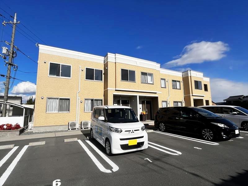 ラーナ ニシノウチ