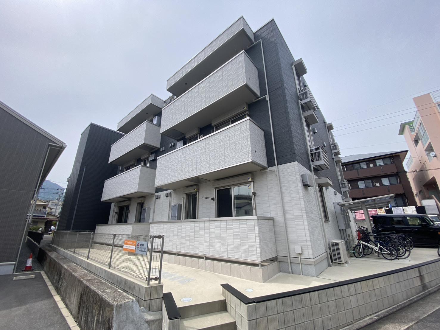 ONE WIDE 山本