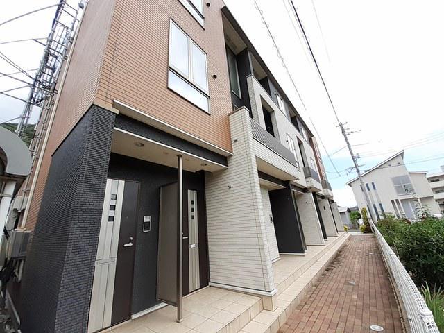 ウィステリアガーデンA