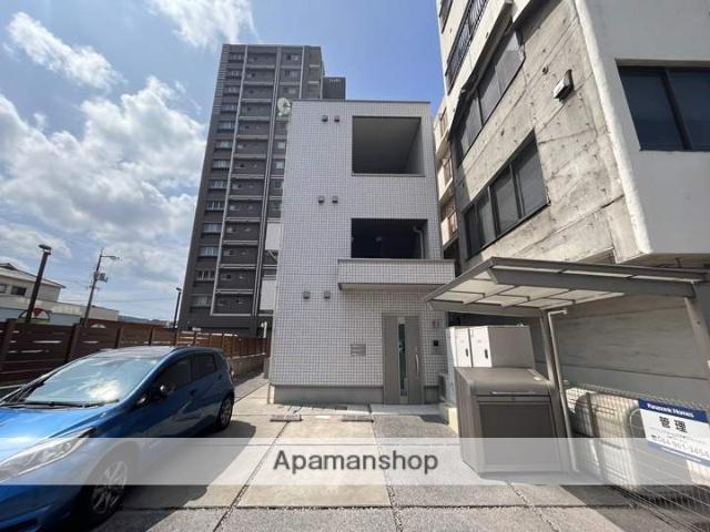 アルバーノ 駅前大通