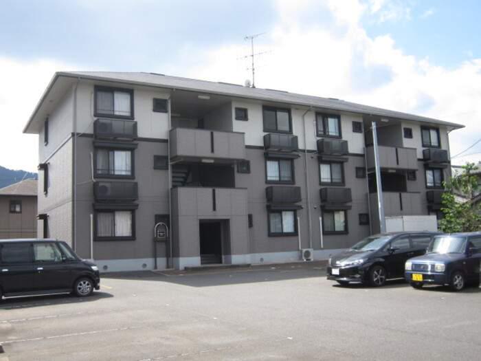 ハイカムール川口