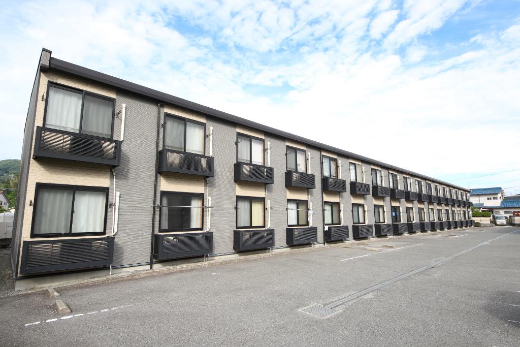 レオパレスエクレールK竹原