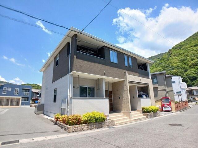 ウィステリアガーデン C