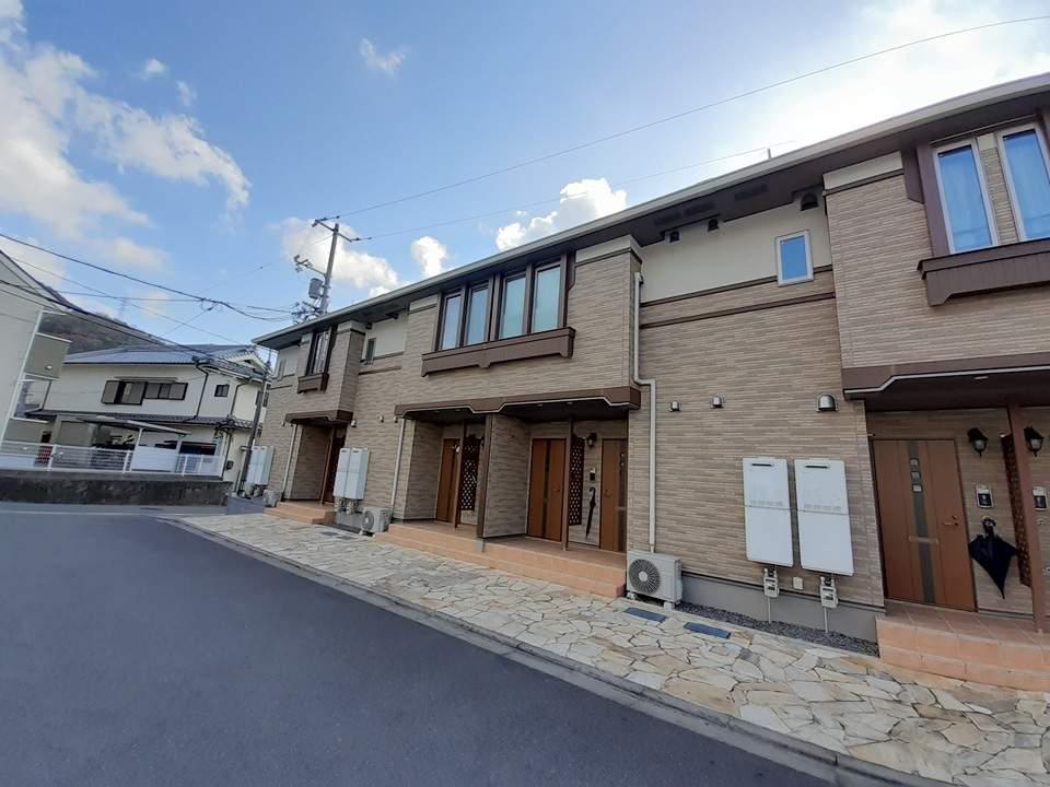 エニシア
