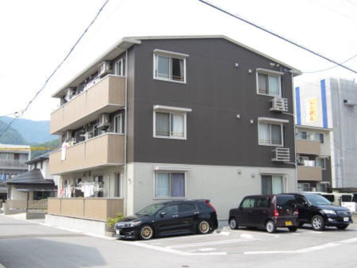 コウジィーコート