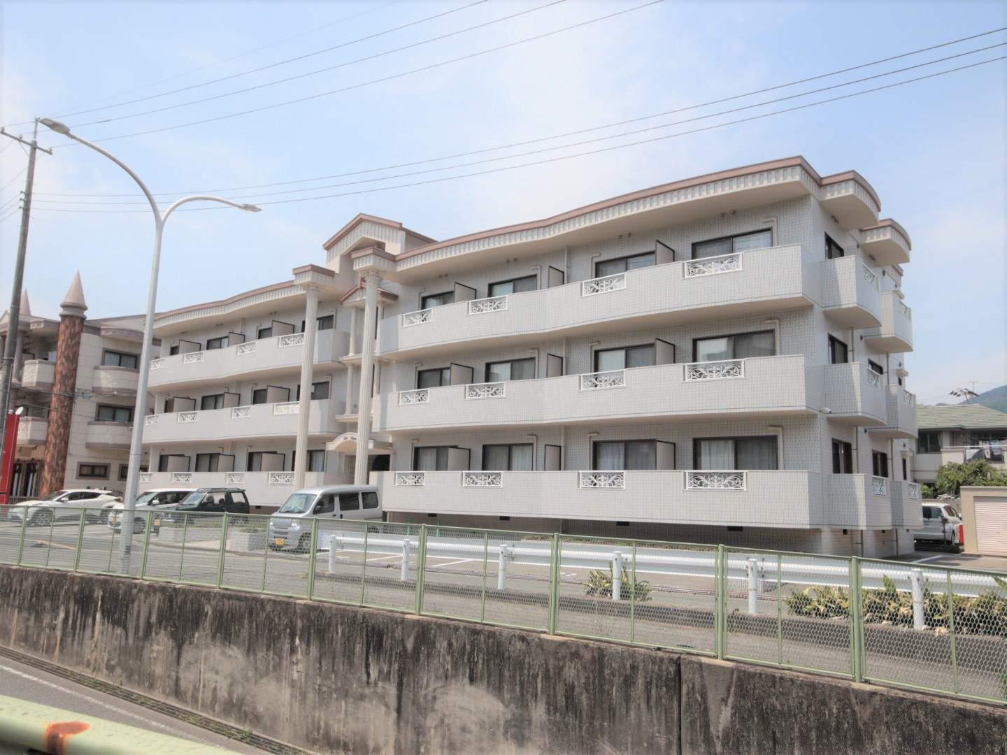 ウエストシャトー