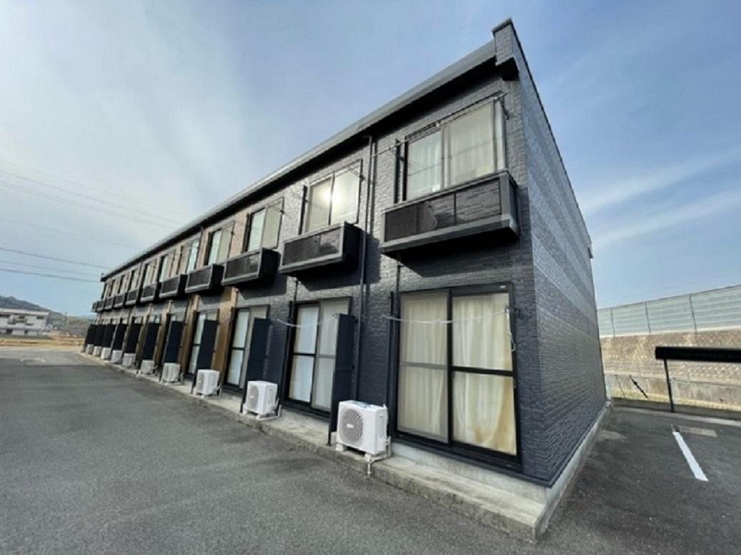 レオパレスラズリ館