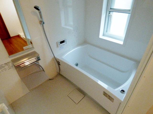 ソレイユ新見P2台付