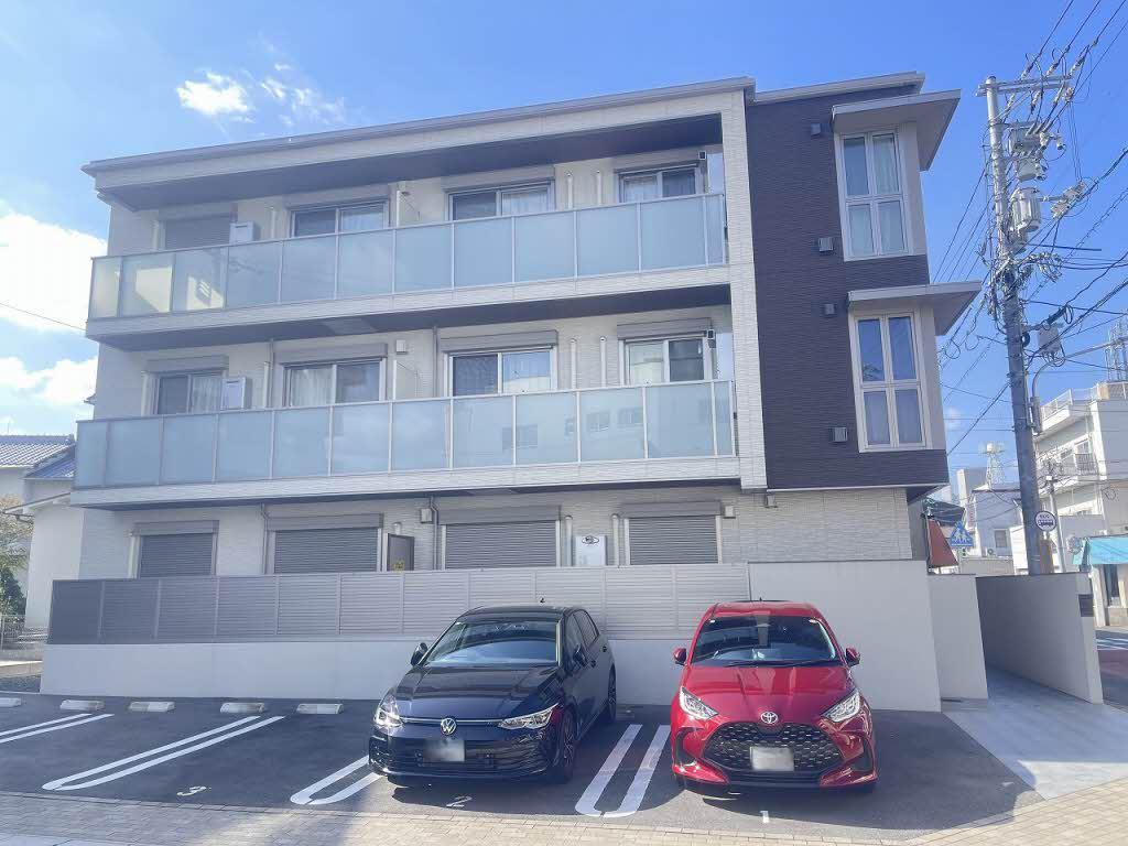 シャーメゾン尾長西