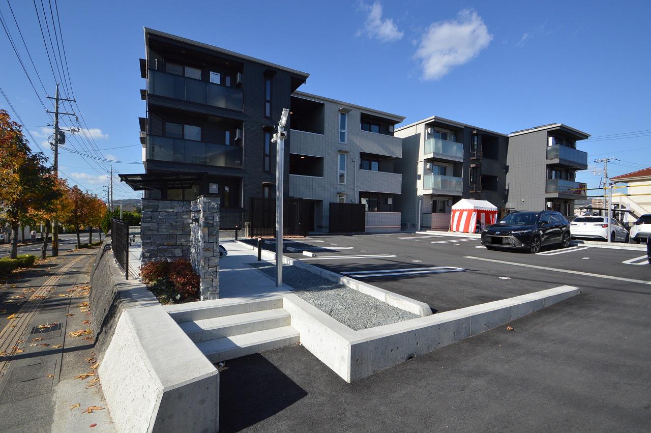 プレミア西条中央A棟