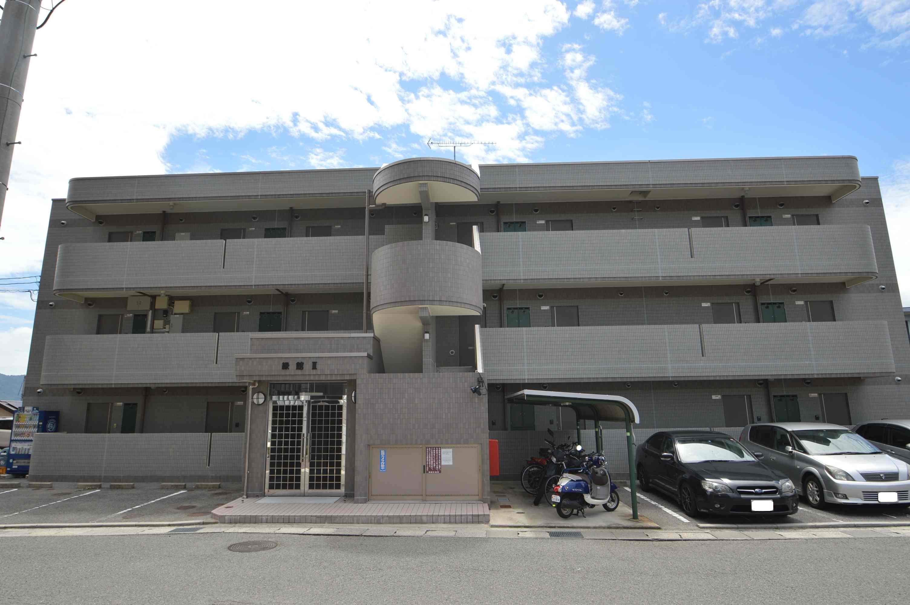 広島県東広島市 3階建 築30年