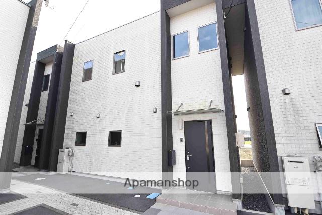 広島県東広島市 2階建 築8年