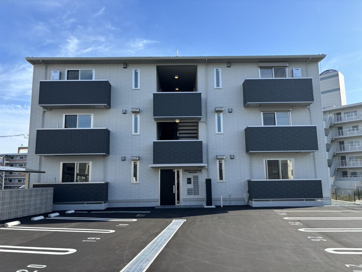 メゾングランレーヴ B棟(1LDK/2階)