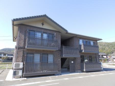 メゾンルージェC