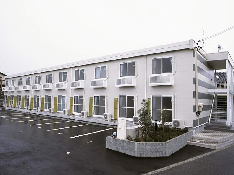 レオパレス際波