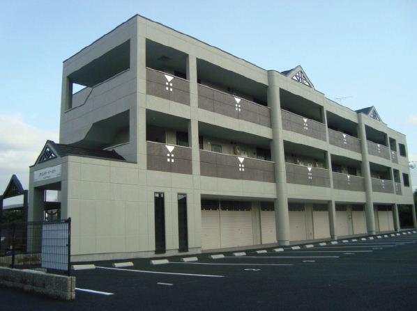 アバンティ・イースト