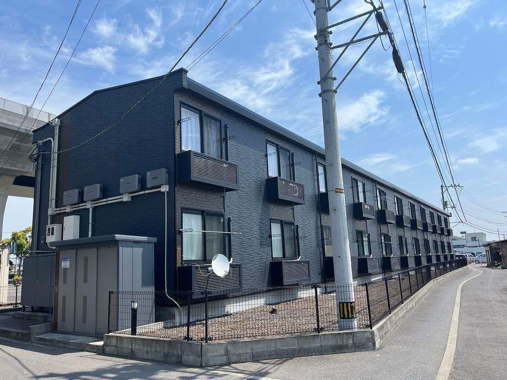 レオパレスラ スリーズ