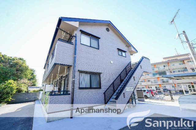 愛媛県東温市横河原の建物