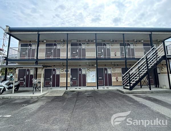 レオパレスエクレール松山