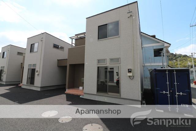 愛媛県松山市 2階建 築9年