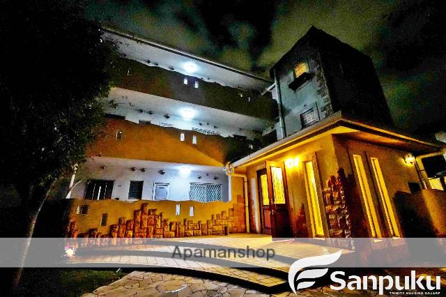 トロワ・ヴォヌール