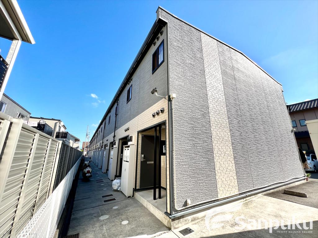 レオパレス中学校前