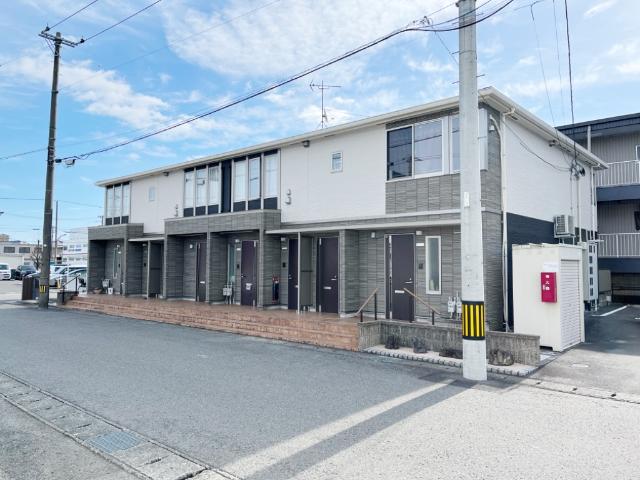 ユニヴァリィ・ラメール