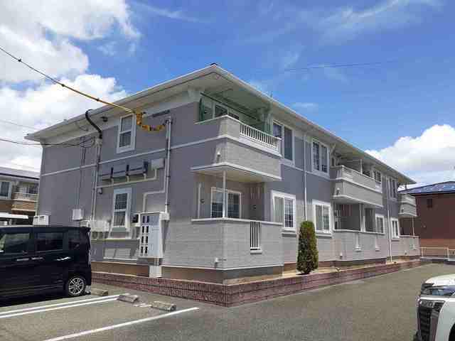 エンブレイスミドル