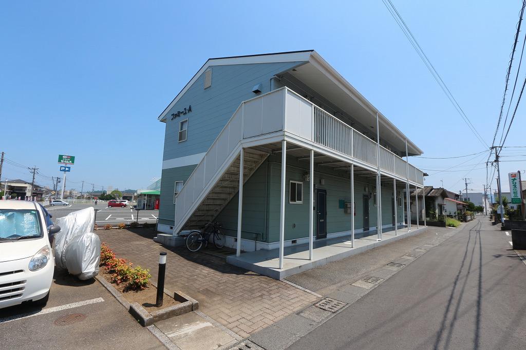 ファミーユA(2DK/2階)