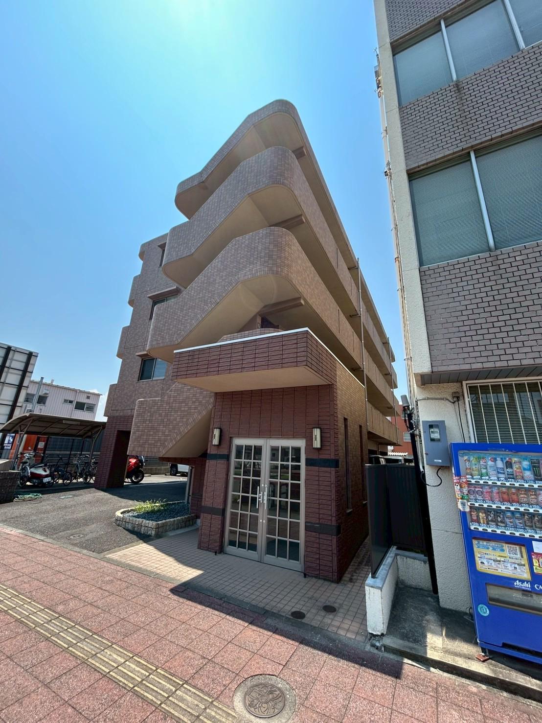 レ・フレール イタキチ