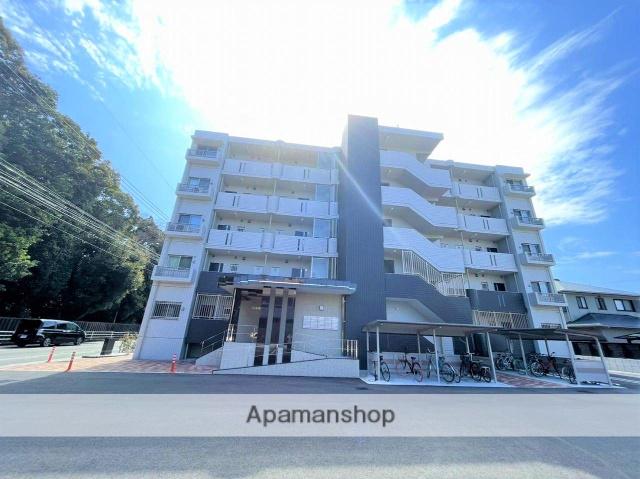 ファヴィオ博物館前