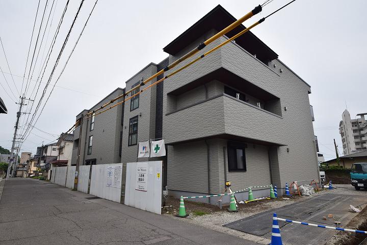 シャーメゾン春日町