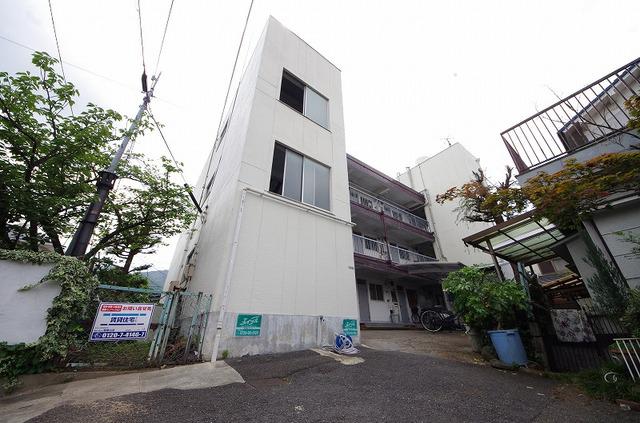 八栄マンション