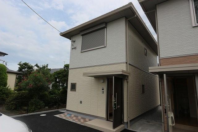 神奈川県平塚市 2階建 築8年